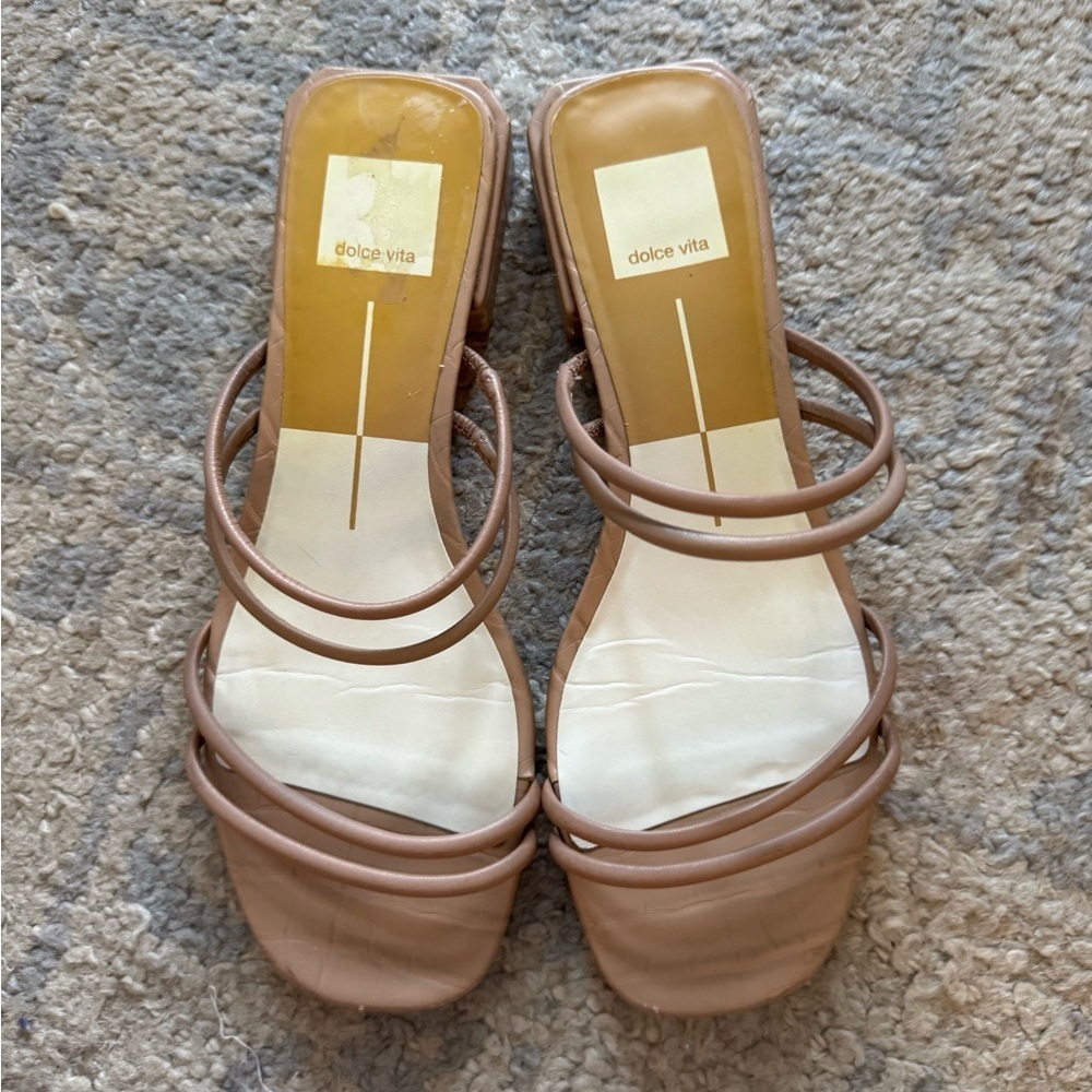 Dolce Vita Women's Tan Strappy Sandals